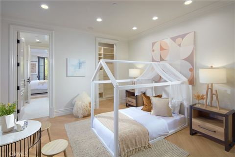 Tiny photo for 3 Island Vista Vis, Newport Coast, CA 92657 (MLS # OC25149760)