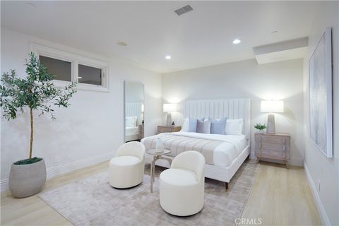 Tiny photo for 3 Island Vista Vis, Newport Coast, CA 92657 (MLS # OC25149760)