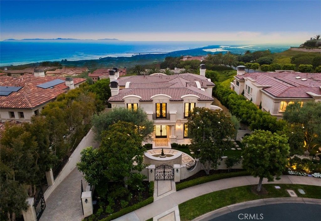 Photo of 3 Island Vista Vis, Newport Coast, CA 92657 (MLS # OC25149760)