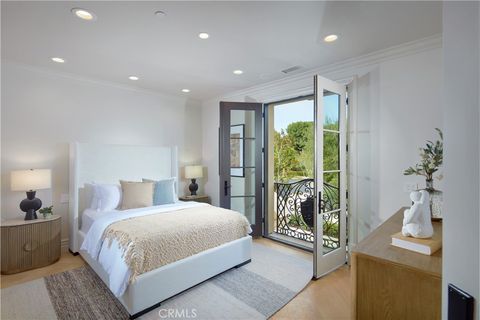 Tiny photo for 3 Island Vista Vis, Newport Coast, CA 92657 (MLS # OC25149760)