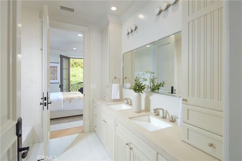 Tiny photo for 3 Island Vista Vis, Newport Coast, CA 92657 (MLS # OC25149760)