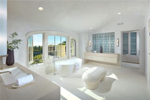 Tiny photo for 3 Island Vista Vis, Newport Coast, CA 92657 (MLS # OC25149760)