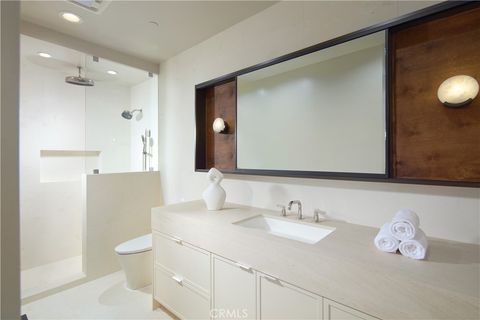 Tiny photo for 3 Island Vista Vis, Newport Coast, CA 92657 (MLS # OC25149760)