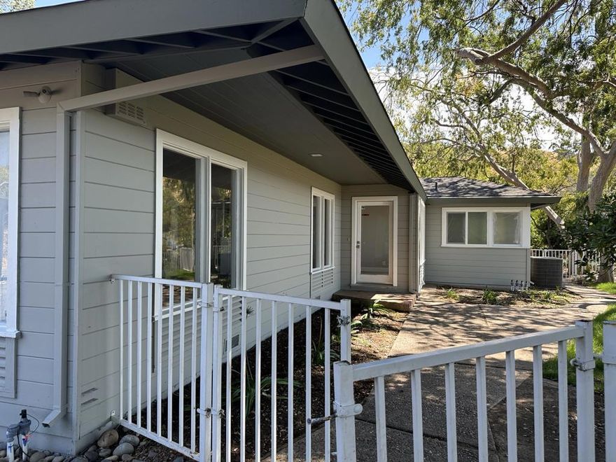 Beautiful single story, 4 bed, 3 full bath home overlooking the Santa Clara valley.  Updated with new paint, flooring, fixtures and appliances.