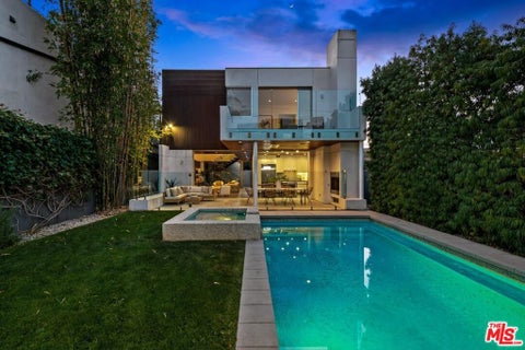 Photo of 714 California Avenue, Venice, CA 90291 (MLS # 26102154)