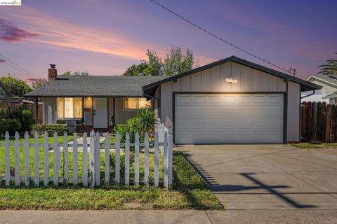 Photo of 936 Santa Cruz Dr Dr, Pleasant Hill, CA 94523 (MLS # 41127752)