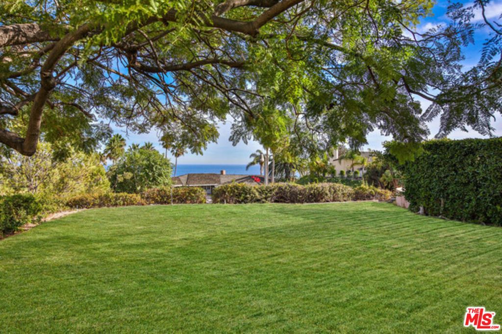 Photo of 3825 Malibu Country Drive, Malibu, CA 90265 (MLS # 26654415)