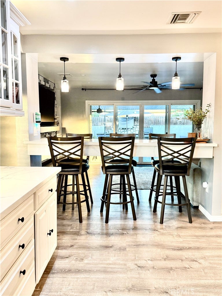 7794 La Casa