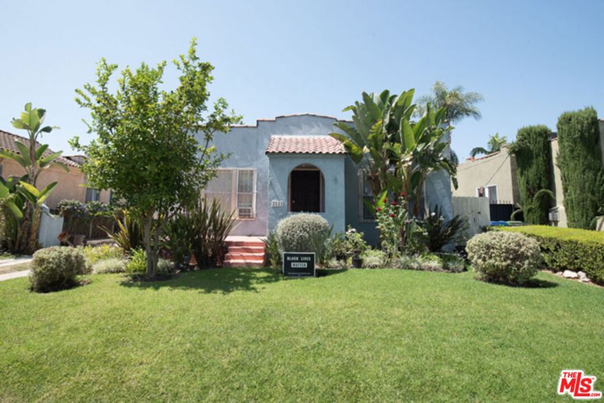 Price Reduced!!! Rare opportunity to own a charming 2-bedroom, 1-bathroom unit in a safe and quiet Koreatown neighborhood, just steps from Miracle Mile. Enjoy ultimate privacy with no shared walls, minimal noise, and bright, open views. Perfect for comfortable city living or an investment property. Don't miss out on this move-in ready gem!