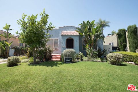 Photo of 2115 S Mansfield Avenue, Los Angeles, CA 90016 (MLS # 25601247)