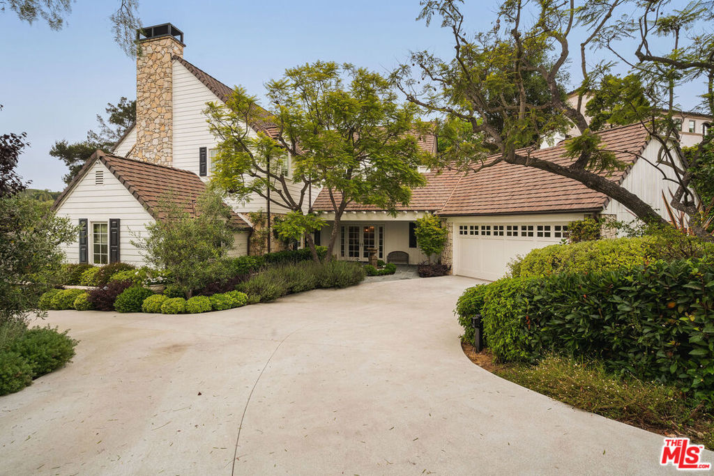 253 Ashdale Place