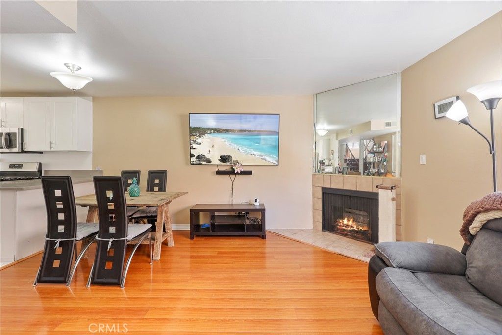 Photo of 7319 Hazeltine Avenue #11, Valley Glen, CA 91405 (MLS # CV25222917)
