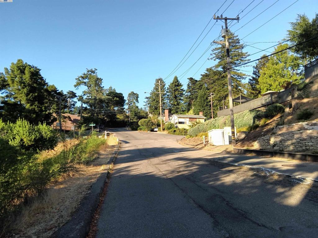 MONTCLAIR - Land