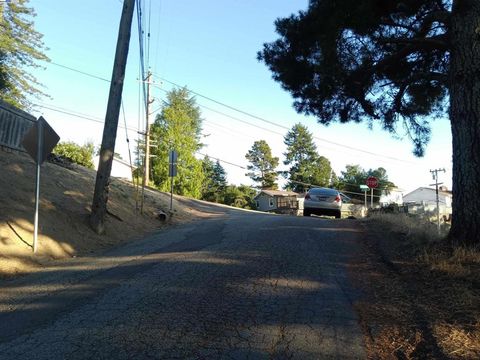 Photo of 6171 6171 Chelton Dr, Oakland, CA 94611 (MLS # 41074138)