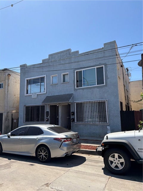 Photo of 1136 E Alhambra Court, Long Beach, CA 90813 (MLS # IN26156931)