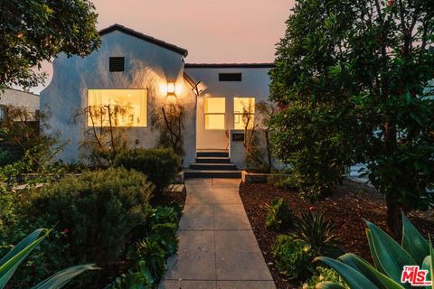 Photo of 3617 Cimarron Street, Los Angeles, CA 90018 (MLS # 26673809)