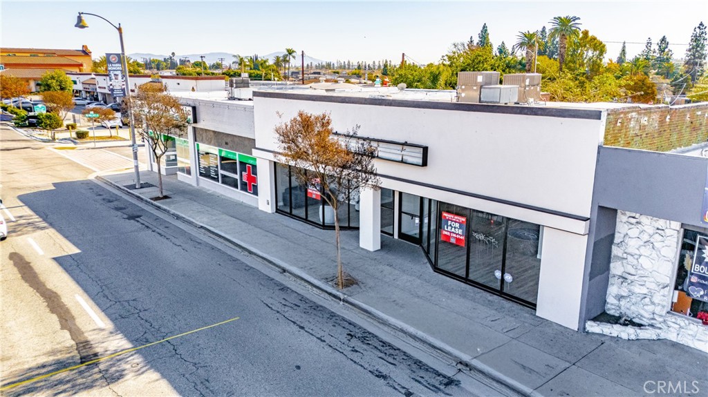 214 W La Habra Boulevard