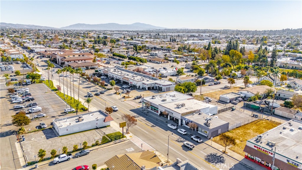 214 W La Habra Boulevard