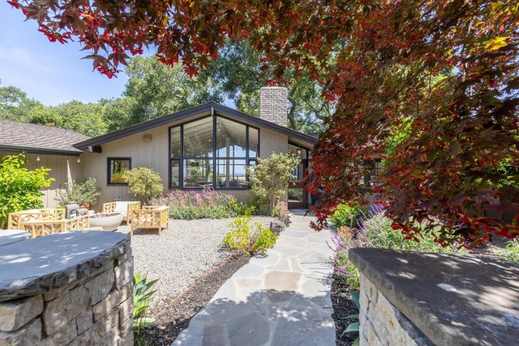 138 Bolivar Lane