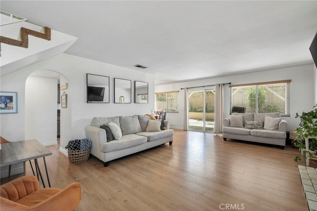 2883 Hollow Glen Circle