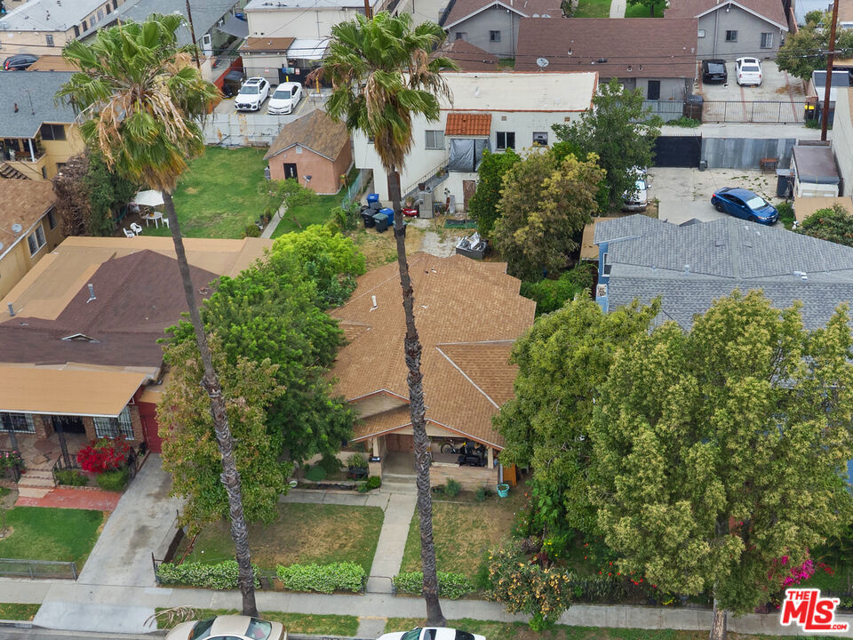 2983 Clarendon Avenue