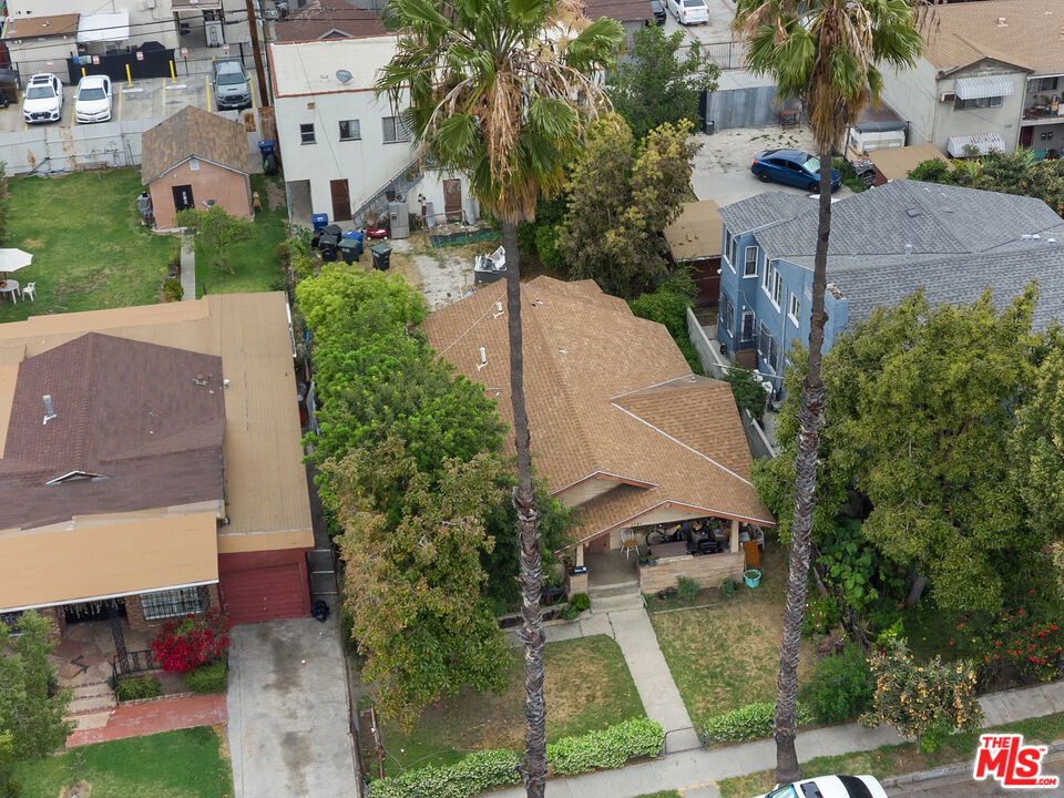 2983 Clarendon Avenue