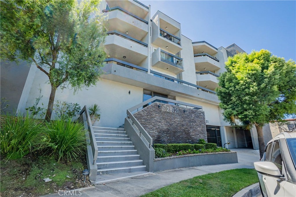 28121 Highridge 211