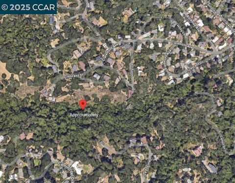 Photo of 0 Crescent Dr, Orinda, CA 94563 (MLS # 41107101)