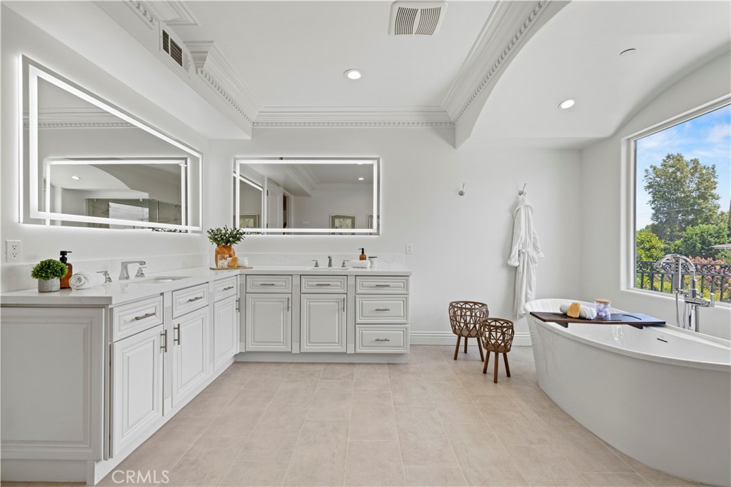 Encino, California, 91436, United States, 7 Bedrooms Bedrooms, ,7 BathroomsBathrooms,Residential,Active,2016673