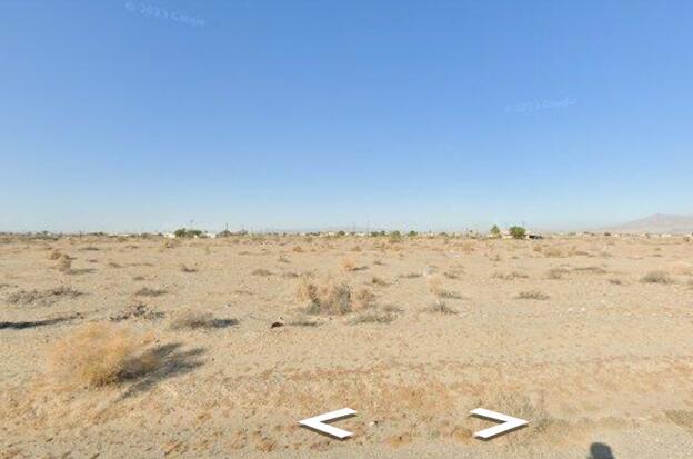 Salton City, CA 2581 Auburn Avenue. Vacant Residential Lot Zoned R3. Lot size 10,070 sq.ft. Centrally located, off N Marina Dr. close to shopping, and schools. The possibilities are endless, whether you envision building your dream home, manufactured home, or tiny home. Don't miss the chance to secure your slice of desert paradise. Act now and make your dreams a reality. Buyer to do their own due diligence to satisfy themselves.
