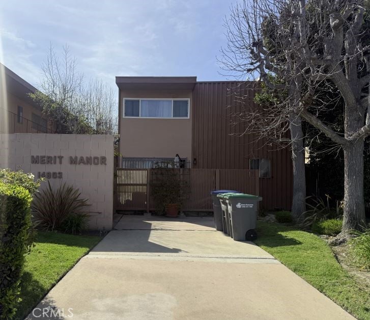 14903 unit#104 S Normandie Ave