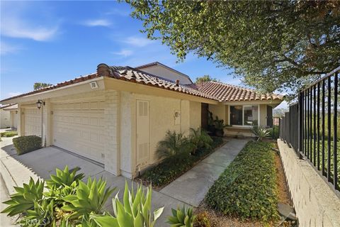 Photo of 701 Blue Oak Avenue, Newbury Park, CA 91320 (MLS # SR26153812)