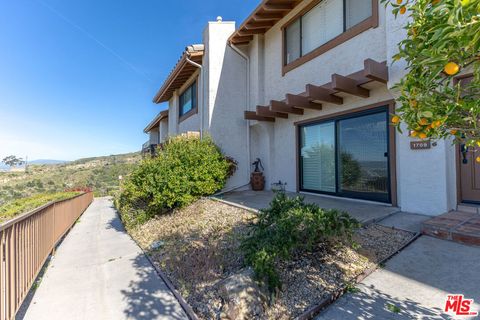 Photo of 1709 Camino De Villas, Burbank, CA 91501 (MLS # 26667653)