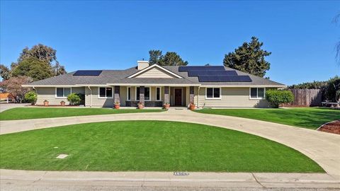 Photo of 18595 Ranchito Del Rio Drive, Salinas, CA 93908 (MLS # ML82037548)