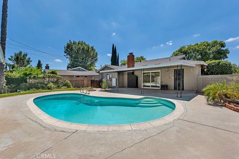 8220 Kentland Avenue West Hills CA 91304