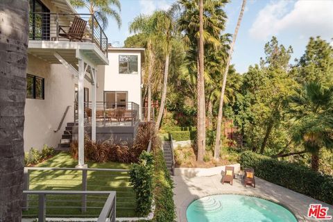 Photo of 5692 Holly Oak Drive, Los Angeles, CA 90068 (MLS # 26645305)