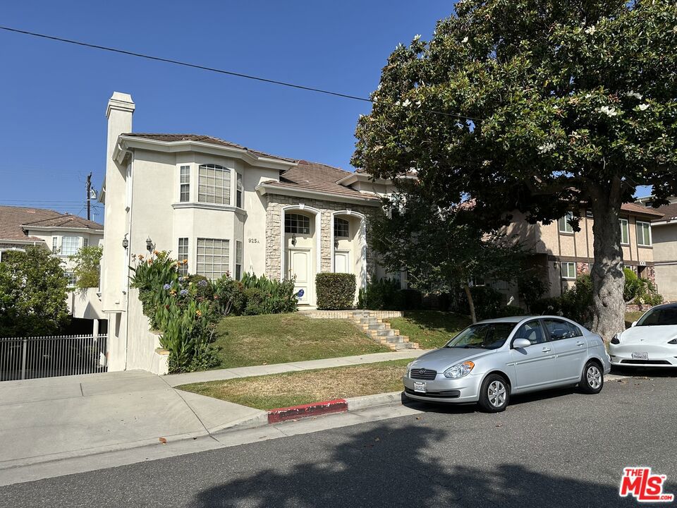 North Alhambra Townhouse convenient location - adjacent to South Pasadena and San Marino. Easy walk to Alhambra Place Shopping Plaza, Main St, markets, restaurants, etc. Front facing corner unit with high ceilings, crown moldings and one common wall. Unit features primary bedroom, 2 additional bedrooms and 2 full bathrooms on the 2nd floor; open living/family room dining area, kitchen, washer/dryer closet and half bath on the 1st floor. Parking includes 2 car garage accessible and 1 assigned parking space in the gated parking area. Central HVAC, fire sprinkler, private patio area. Must see to imagine the possibilities.