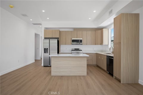 Photo of 10053 Amestoy Avenue, Northridge, CA 91325 (MLS # SR26112333)