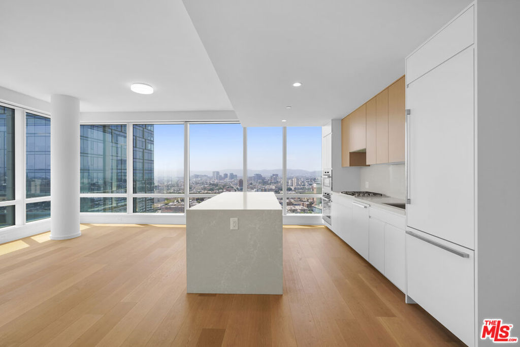877 Francisco Street 2811