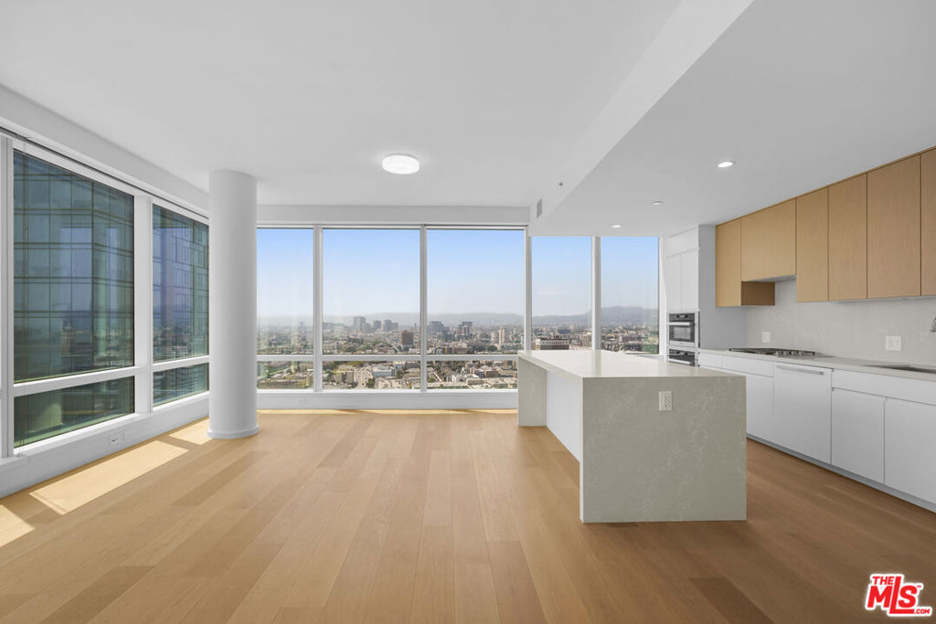 877 Francisco Street 2811
