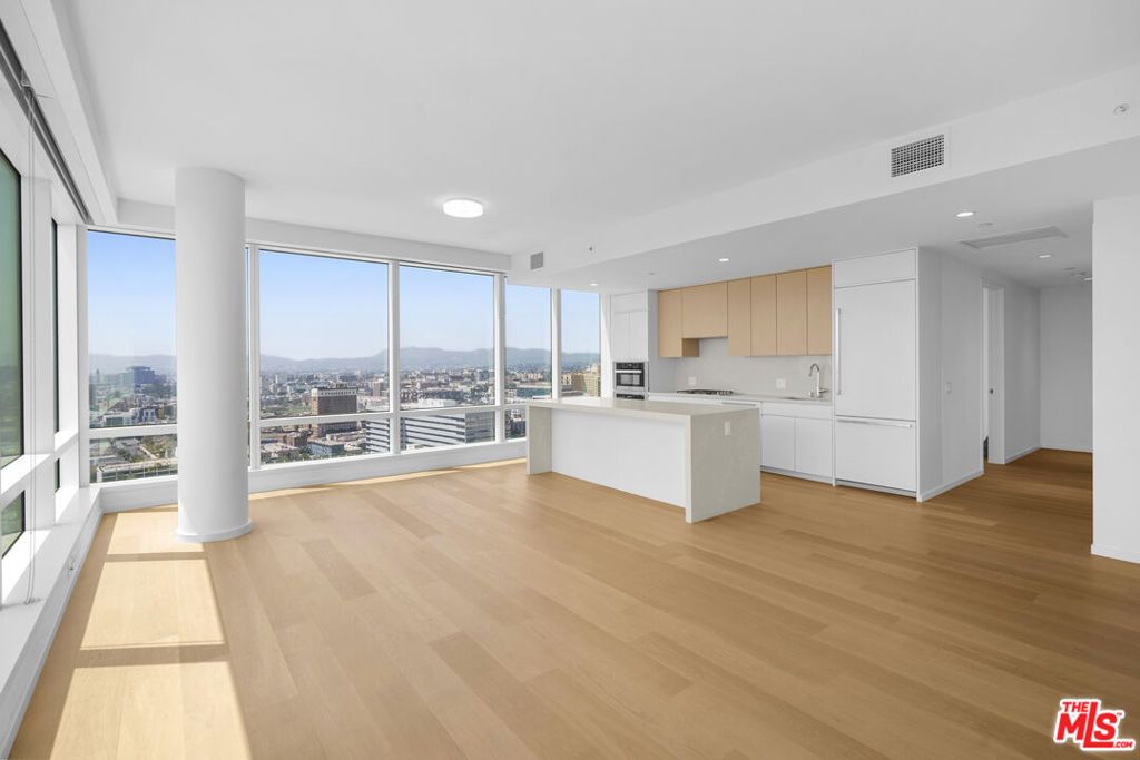 Photo of 877 Francisco Street #2811, Los Angeles, CA 90017 (MLS # 25560367)
