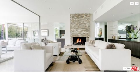 Photo of 5470 Katherine Avenue, Sherman Oaks, CA 91401 (MLS # 26668579)