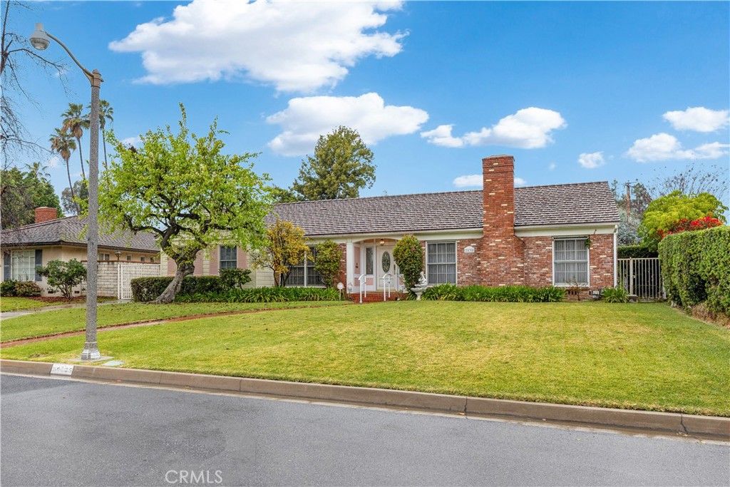 Photo of 2835 Devonport Rd, San Marino, CA 91108 (MLS # TR26038438)