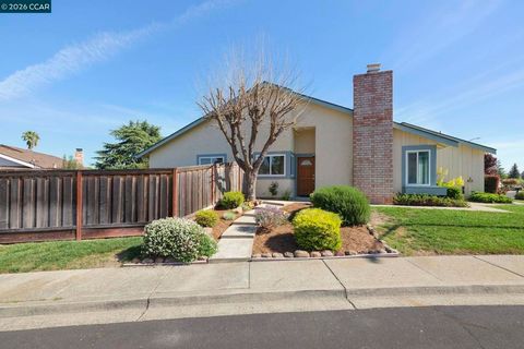 Photo of 1013 Stoneybrook Drive, Martinez, CA 94553 (MLS # 41127724)