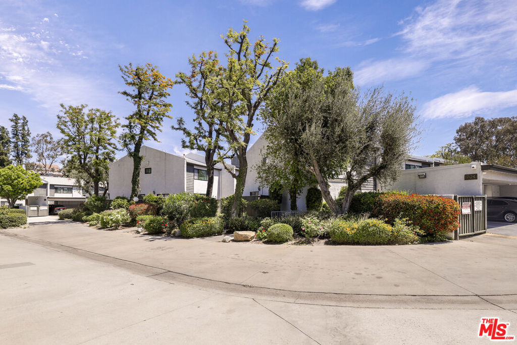 11311 Tampa Avenue 30