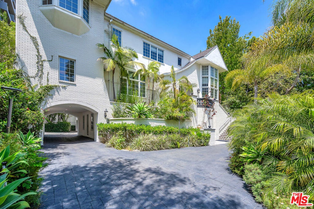Photo of 851 Devon Avenue, Los Angeles, CA 90024 (MLS # 26844947)