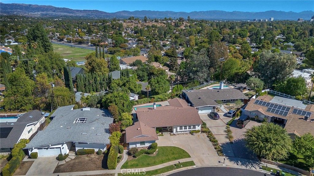 Photo of 23717 Crosson Drive, Woodland Hills, CA 91367 (MLS # SR25242016)