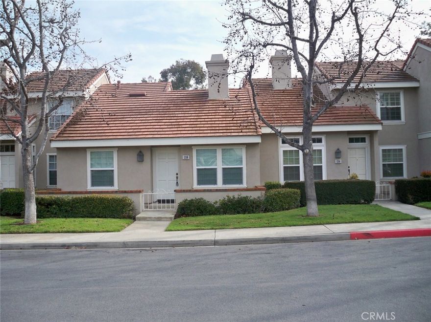GREAT 2 BEDROOM 2 BATH CONDO WITH 2 CAR ATTACHED GARAGE.THIS CONDO HAS BEEN COMPLETELY REMOLDED APPROX. 36 MONTHS AGO, WITH NEW PAINT, NEW CARPET, NEW APPLIANCES, NEW GRANITE COUNTERTOPS AND NEW TRAVERTINE KITCHEN FLOORS.THIS HOME IS LOCATED CLOSE TO SHOPPING, SCHOOLS AND RESTURANTS.THIS HOME WILL NOT LAST LONG.THANK YOU FOR SHOWING. RENTERS INSURANCE REQUIRED