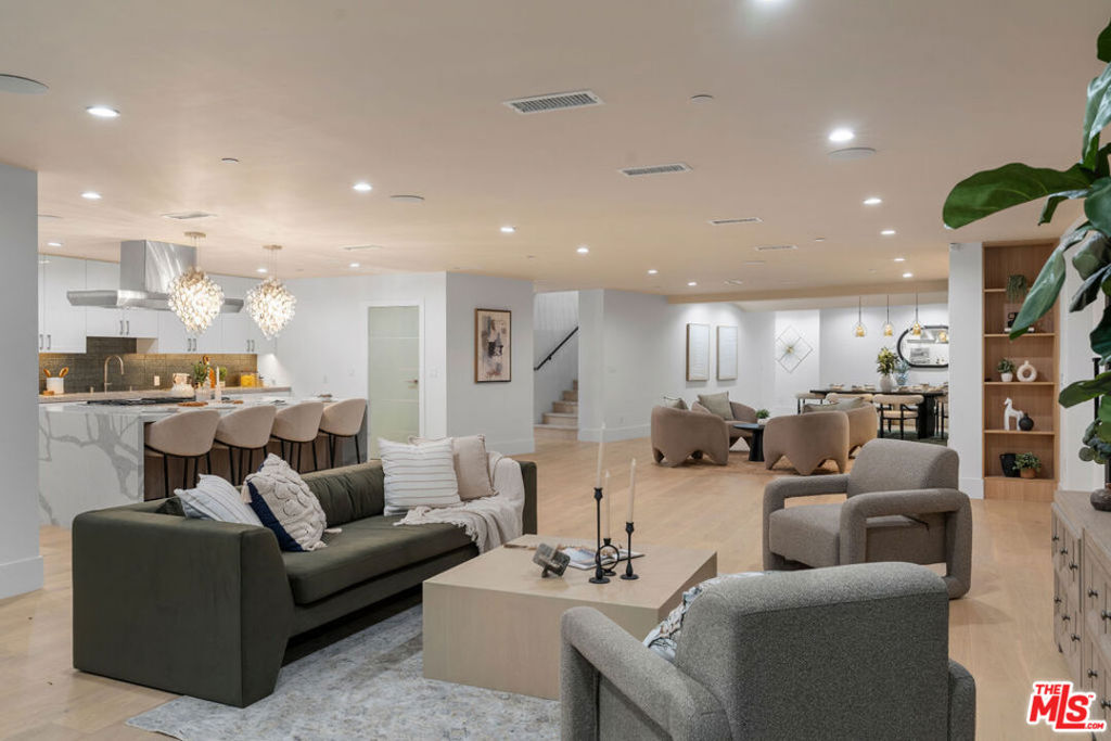 2256 Nichols Canyon Road