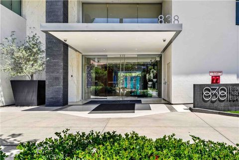 Photo of 838 N Doheny Dr #505, West Hollywood, CA 90069 (MLS # SR26095043)